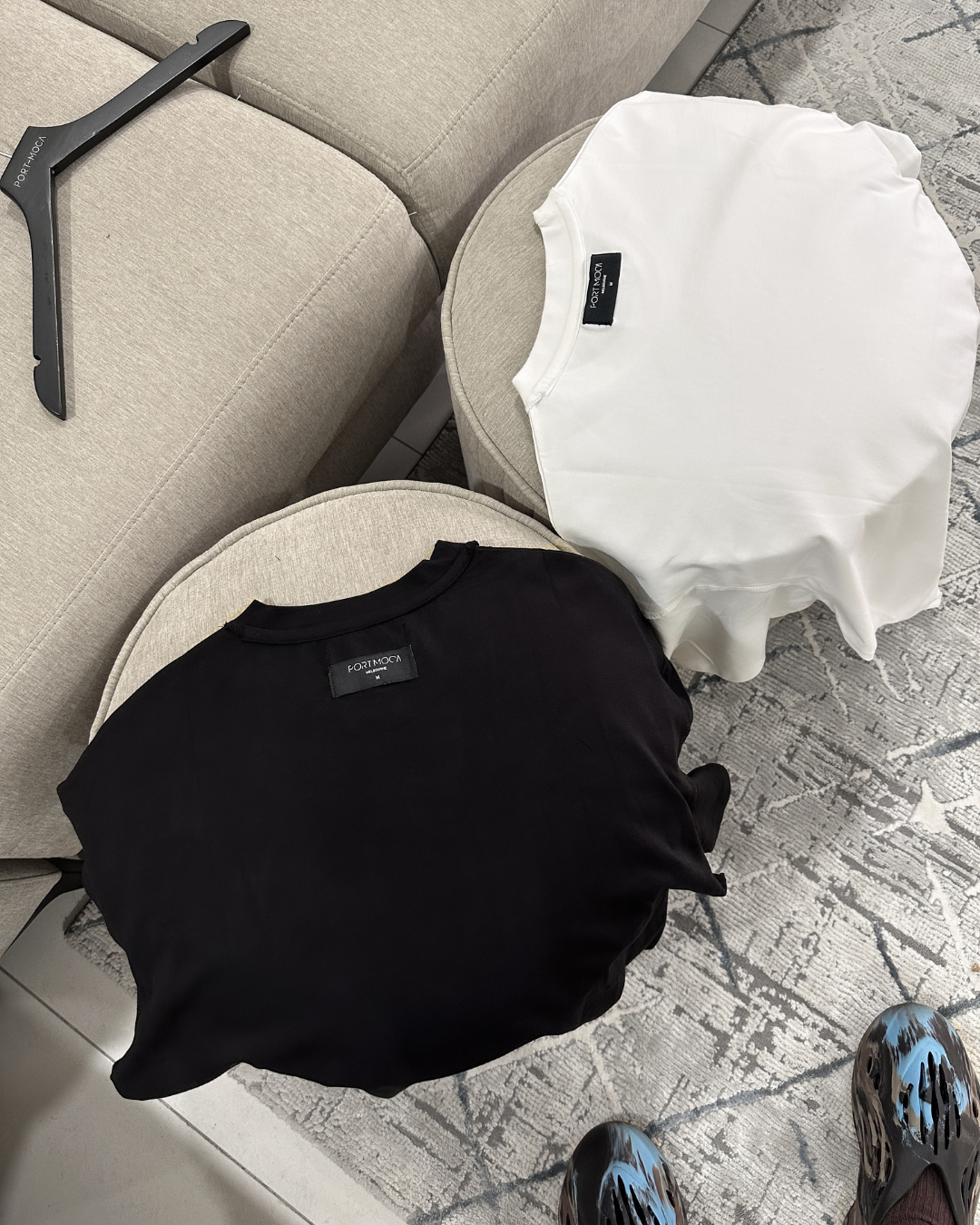 THE INVERTED T-SHIRT BLACK