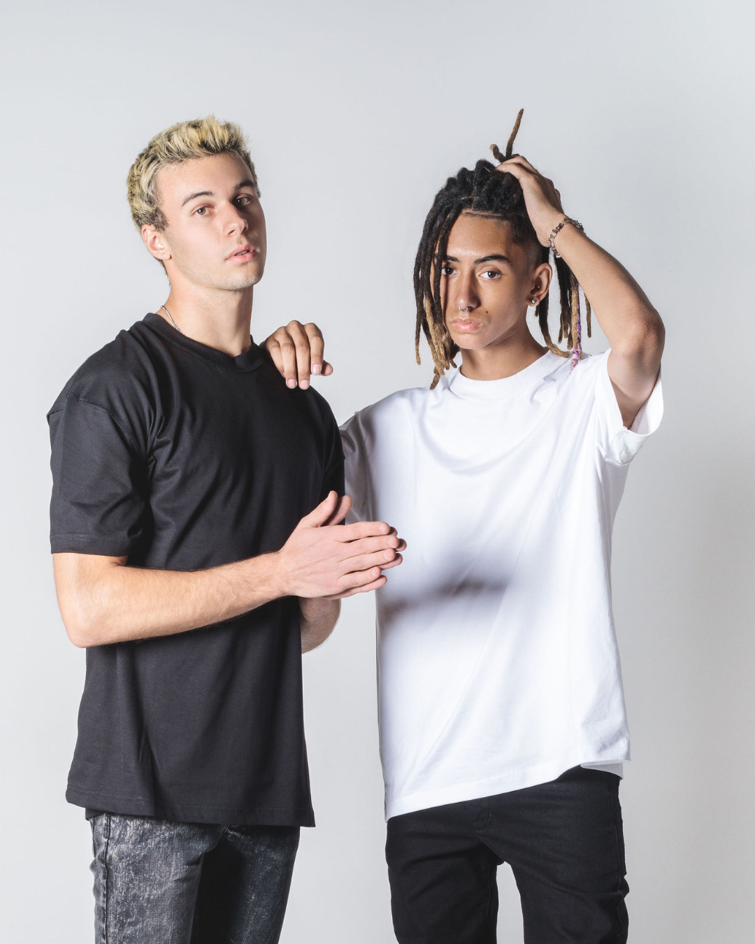 THE INVERTED T-SHIRT BLACK