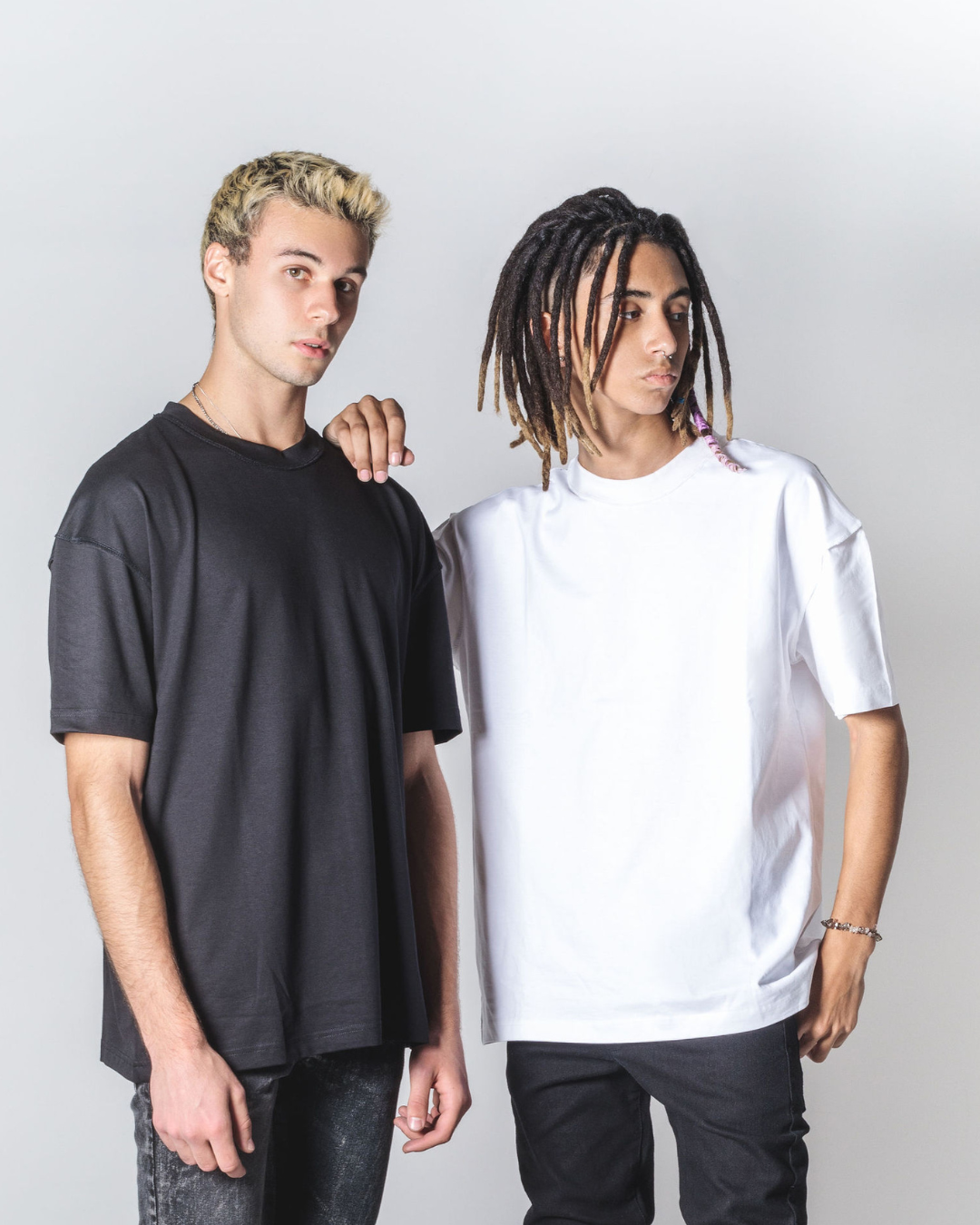 THE INVERTED T-SHIRT BLACK